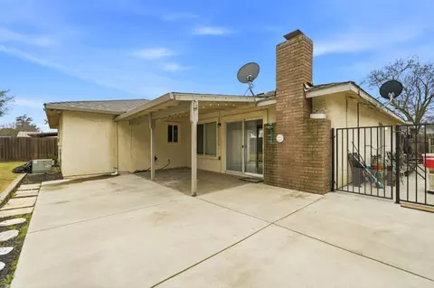 Exterior - 2425 Meadow Rue Dr, Modesto, CA 95355 photo 7 of 10