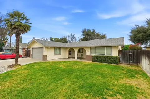 2425 Meadow Rue Dr, Modesto, CA 95355