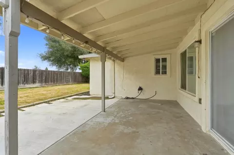 Exterior - 2425 Meadow Rue Dr, Modesto, CA 95355 photo 6 of 10