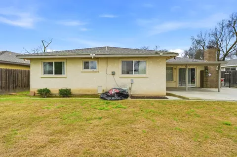 Exterior - 2425 Meadow Rue Dr, Modesto, CA 95355 photo 8 of 10