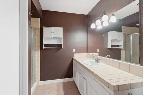 Bath - 2425 Meadow Rue Dr, Modesto, CA 95355 photo 1 of 3