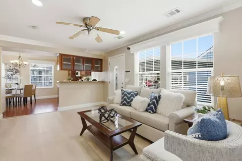 14685 Oka Rd 11, Los Gatos, CA 95032