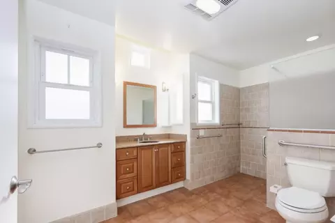 Bath - 1367 Hermosa Ave, Pacifica, CA 94044 photo 1 of 4