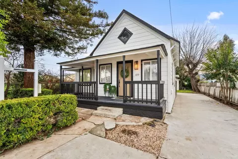 49 Hawkins St, Hollister, CA 95023