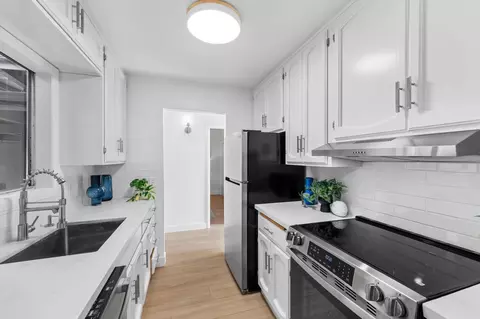 Kitchen - 80 Watkins Ave, Atherton, CA 94027 photo 2 of 2