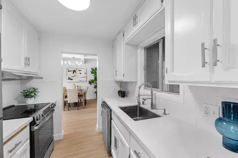 Kitchen - 80 Watkins Ave, Atherton, CA 94027 photo 1 of 2
