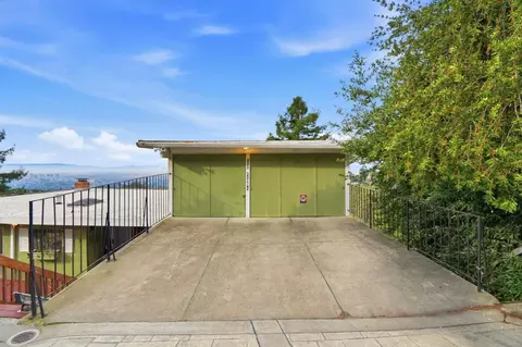 6077 Skyline Blvd, Oakland, CA 94611