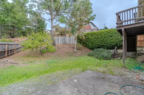 Exterior - 810 Saint Lawrence Dr, Pacifica, CA 94044 photo 6 of 6