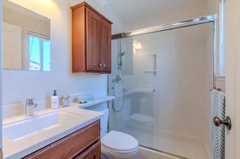 Bath - 810 Saint Lawrence Dr, Pacifica, CA 94044 photo 2 of 2