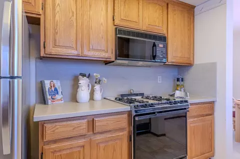 Kitchen - 810 Saint Lawrence Dr, Pacifica, CA 94044 photo 5 of 5