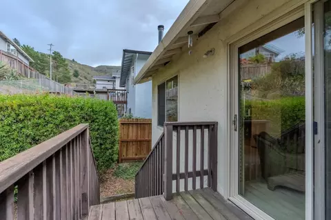 Exterior - 810 Saint Lawrence Dr, Pacifica, CA 94044 photo 3 of 6