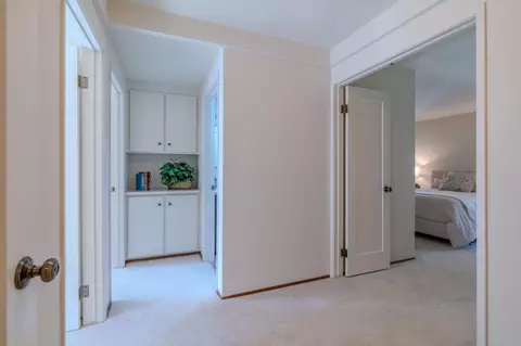 Entry Way - 810 Saint Lawrence Dr, Pacifica, CA 94044 photo 2 of 2