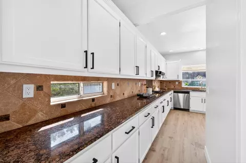 Kitchen - 15 Cheswick Cir, Salinas, CA 93906 photo 1 of 6