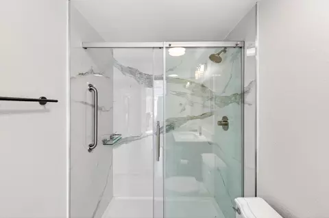 Bath - 15 Cheswick Cir, Salinas, CA 93906 photo 8 of 8