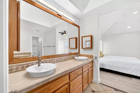Bath - 15 Cheswick Cir, Salinas, CA 93906 photo 2 of 8