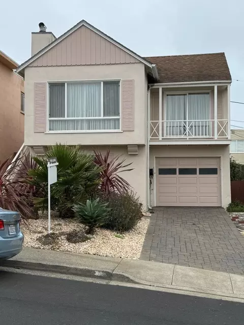 36 Lake Meadow Dr 36, Daly City, CA 94015