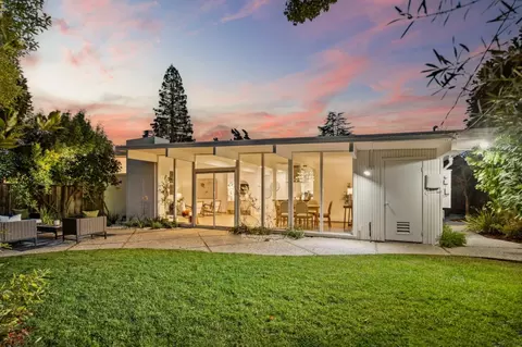 3773 Redwood Cir, Palo Alto, CA 94306