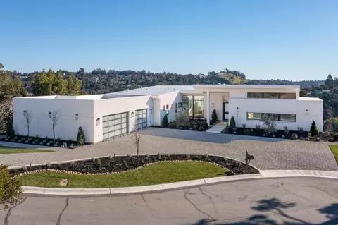 45 Calaveras Ct, Hillsborough, CA 94010