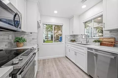 Kitchen - 417 Saint Emilion Ct, Mountain View, CA 94043 photo 2 of 3