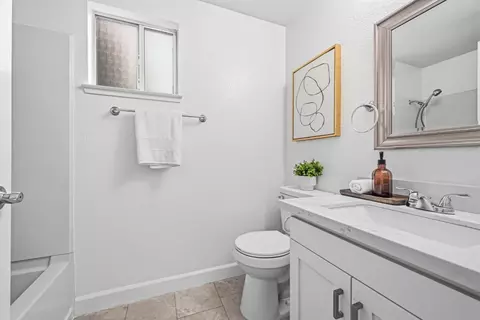 Bath - 417 Saint Emilion Ct, Mountain View, CA 94043 photo 3 of 4