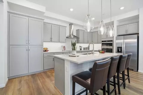 220 Waters Park Cir 201, San Mateo, CA 94403