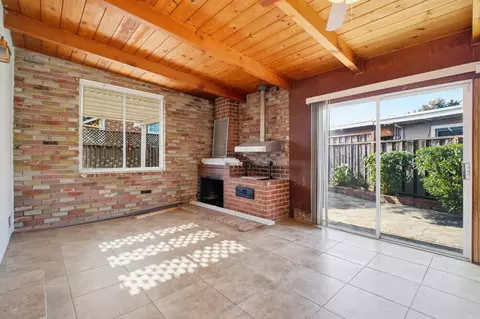 596 Perkins Dr, Hayward, CA 94541