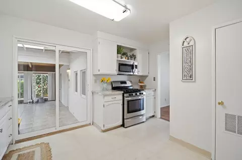 Kitchen - 596 Perkins Dr, Hayward, CA 94541 photo 2 of 3