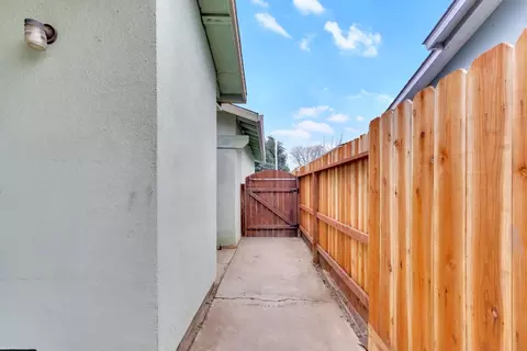 Exterior - 2733 10th Ave, Merced, CA 95340 photo 3 of 8