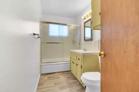 Bath - 2733 10th Ave, Merced, CA 95340 photo 1 of 3