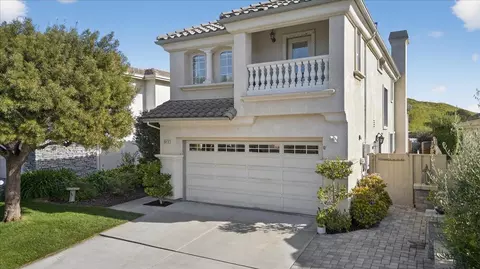 26419 Honor Ln, Salinas, CA 93908