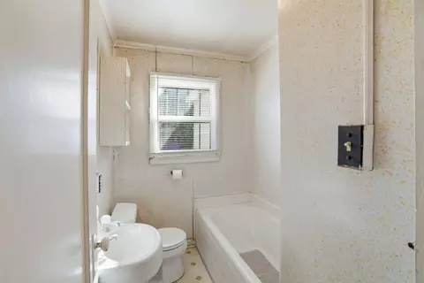 Bath - 234 Cherry Dr, Salinas, CA 93901 photo 1 of 1