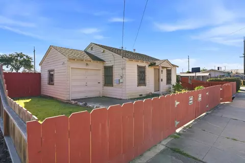 Exterior - 234 Cherry Dr, Salinas, CA 93901 photo 5 of 10