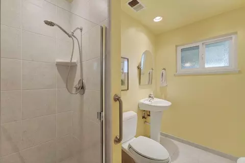 Bath - 3555 Sevilla Dr, Soquel, CA 95073 photo 1 of 2