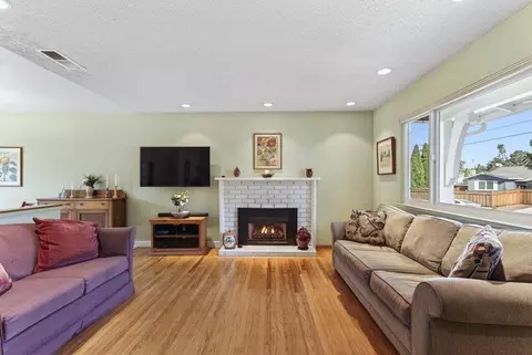 Living - 3555 Sevilla Dr, Soquel, CA 95073 photo 2 of 3
