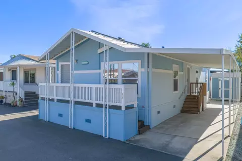 998 38th Ave 9, Santa Cruz, CA 95062