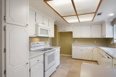 7235 Amigo Way, Redding, CA 96002 photo 11