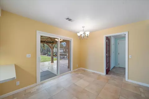 7235 Amigo Way, Redding, CA 96002 photo 9