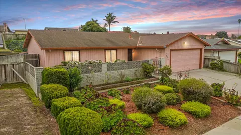 724 Circle Dr, Salinas, CA 93905