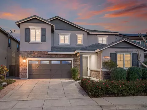 1702 Rosemary Dr, Gilroy, CA 95020