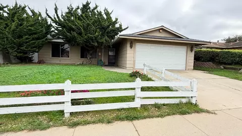 18634 Northridge Dr, Salinas, CA 93906