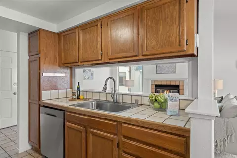Kitchen - 2392 N Main St E, Salinas, CA 93906 photo 3 of 4