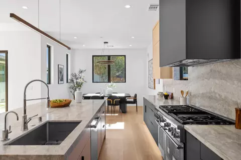 Kitchen - 89 Centre St, Mountain View, CA 94041 photo 3 of 6