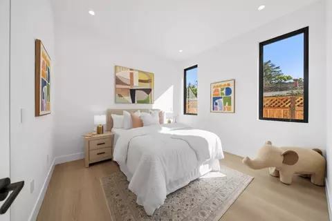 Bedroom - 89 Centre St, Mountain View, CA 94041 photo 3 of 8