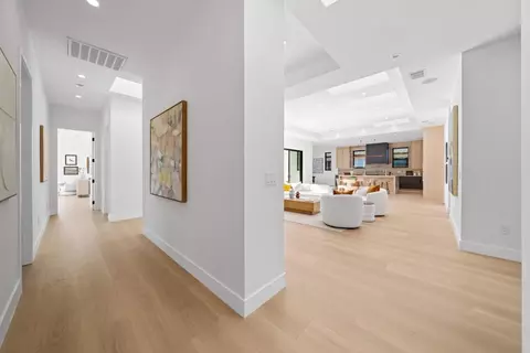 Entry Way - 89 Centre St, Mountain View, CA 94041 photo 3 of 4