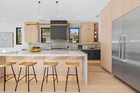 Kitchen - 89 Centre St, Mountain View, CA 94041 photo 5 of 6