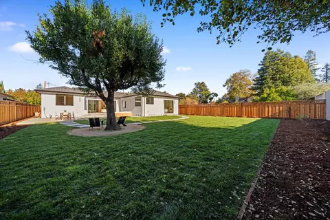 Exterior - 89 Centre St, Mountain View, CA 94041 photo 4 of 7