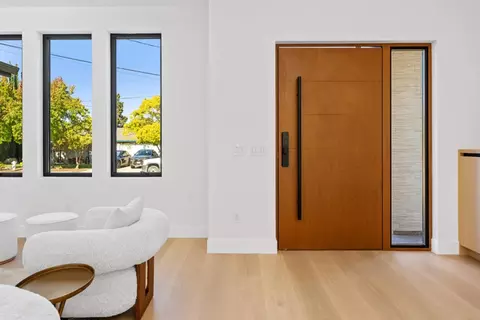 Entry Way - 89 Centre St, Mountain View, CA 94041 photo 2 of 4