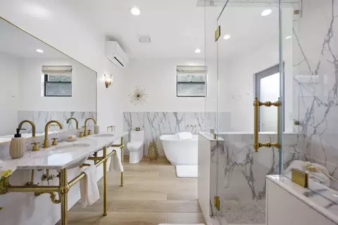 Bath - 3150 Day Rd, Gilroy, CA 95020 photo 6 of 7
