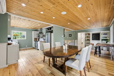 Dining - 3150 Day Rd, Gilroy, CA 95020 photo 2 of 3