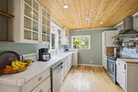 Kitchen - 3150 Day Rd, Gilroy, CA 95020 photo 3 of 3